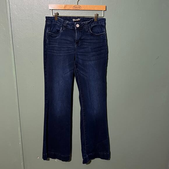 Wrangler Women’s Flare Jeans sz7 Dark Wash Mid Rise Stretch Denim - Picture 2 of 6